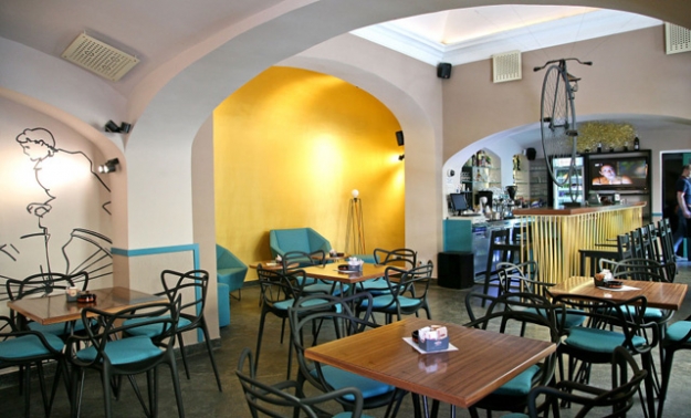 Kavana Palainovka, unutrašnojst